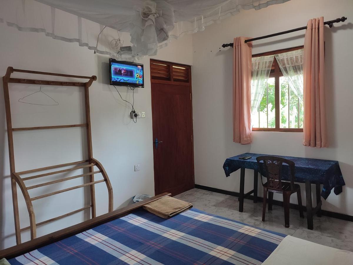 Rest Point Hotel Unawatuna Buitenkant foto