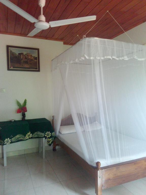 Rest Point Hotel Unawatuna Buitenkant foto