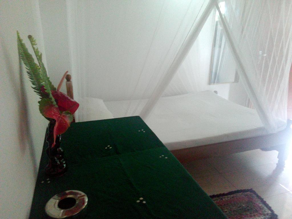 Rest Point Hotel Unawatuna Buitenkant foto