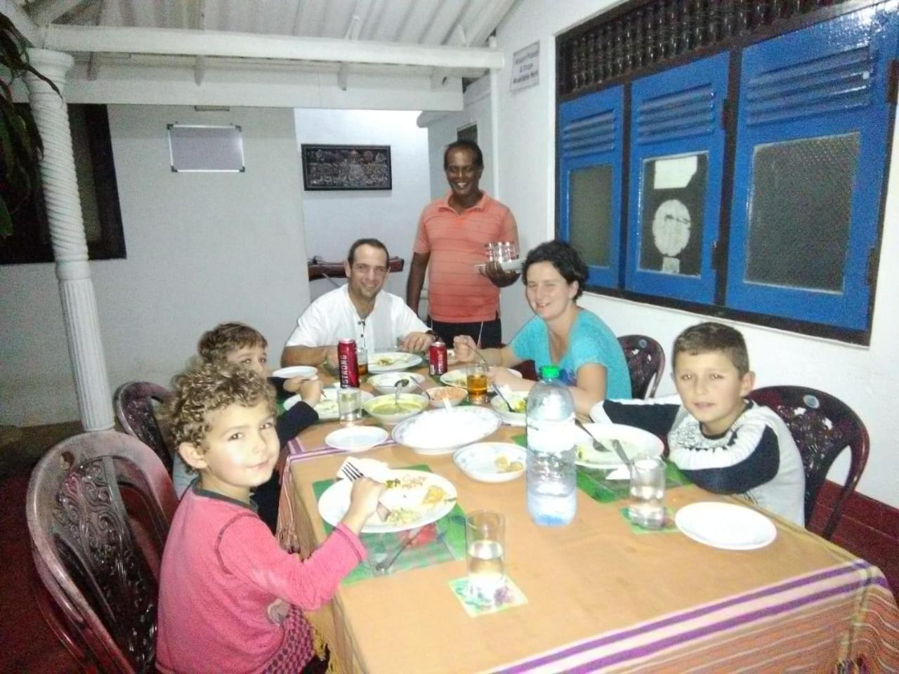 Rest Point Hotel Unawatuna Buitenkant foto