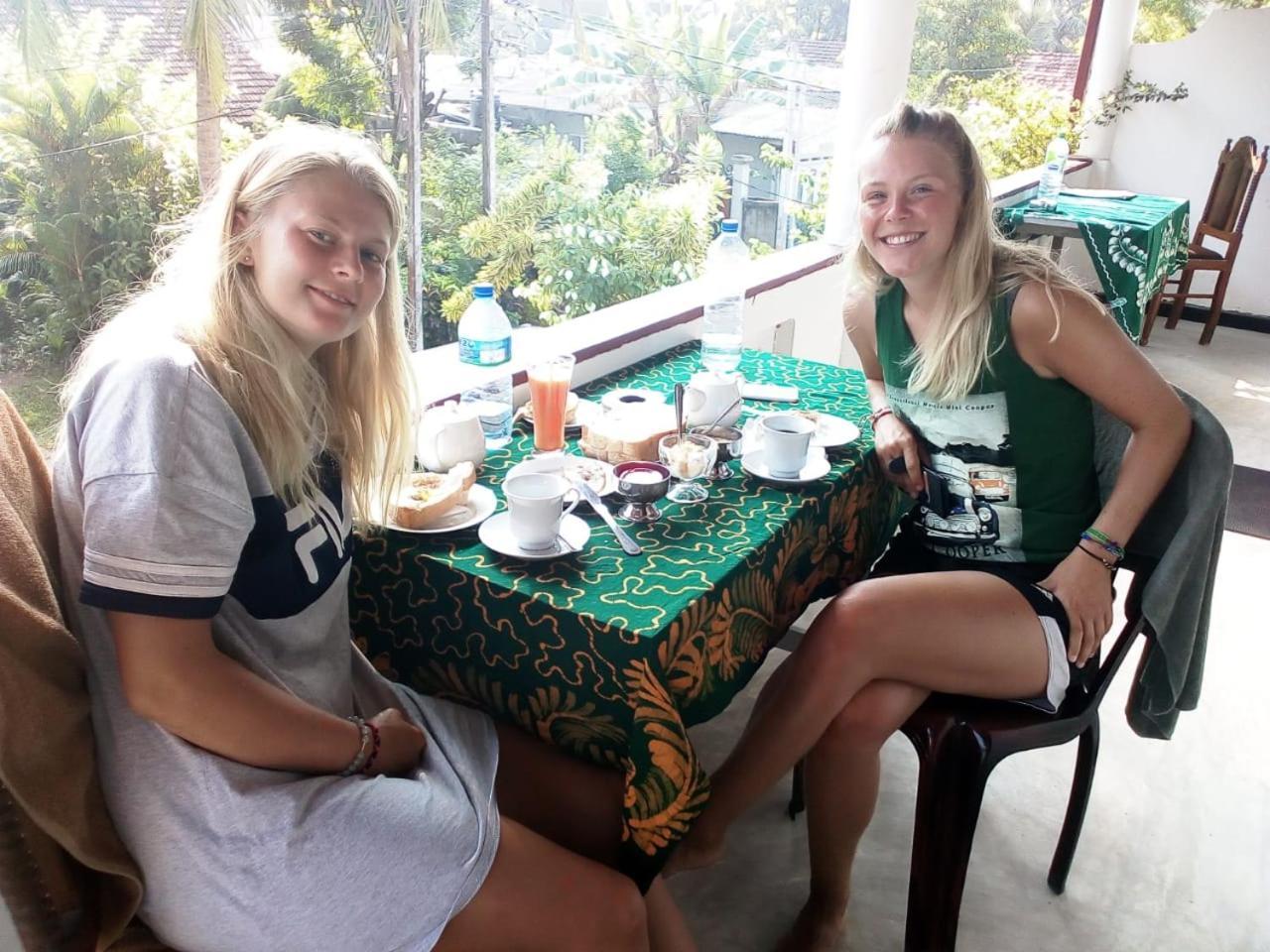 Rest Point Hotel Unawatuna Buitenkant foto
